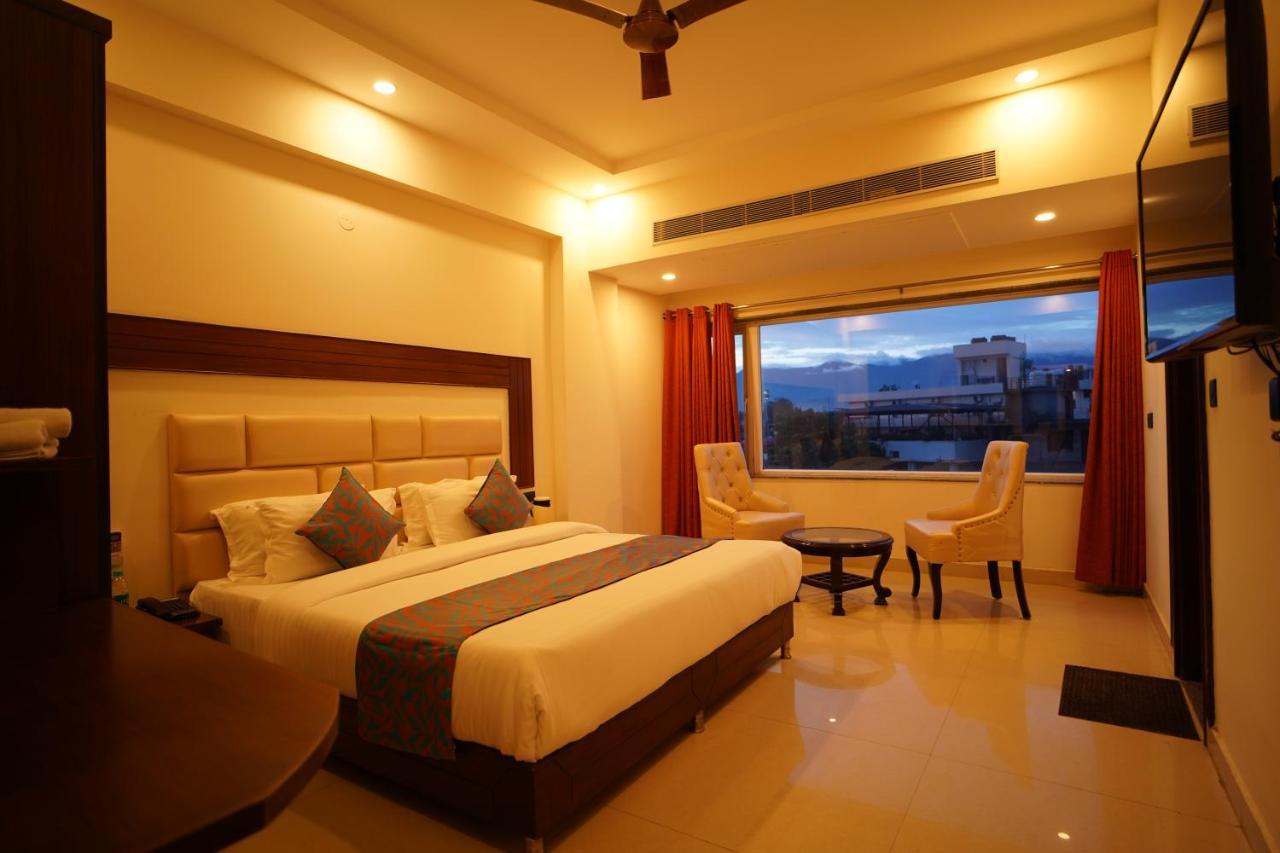 Hotel Doon'S Pride Dehradun Exterior photo