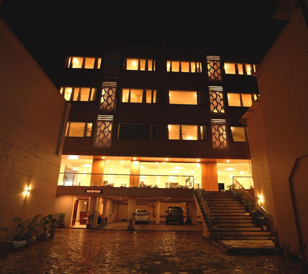 Hotel Doon'S Pride Dehradun Exterior photo